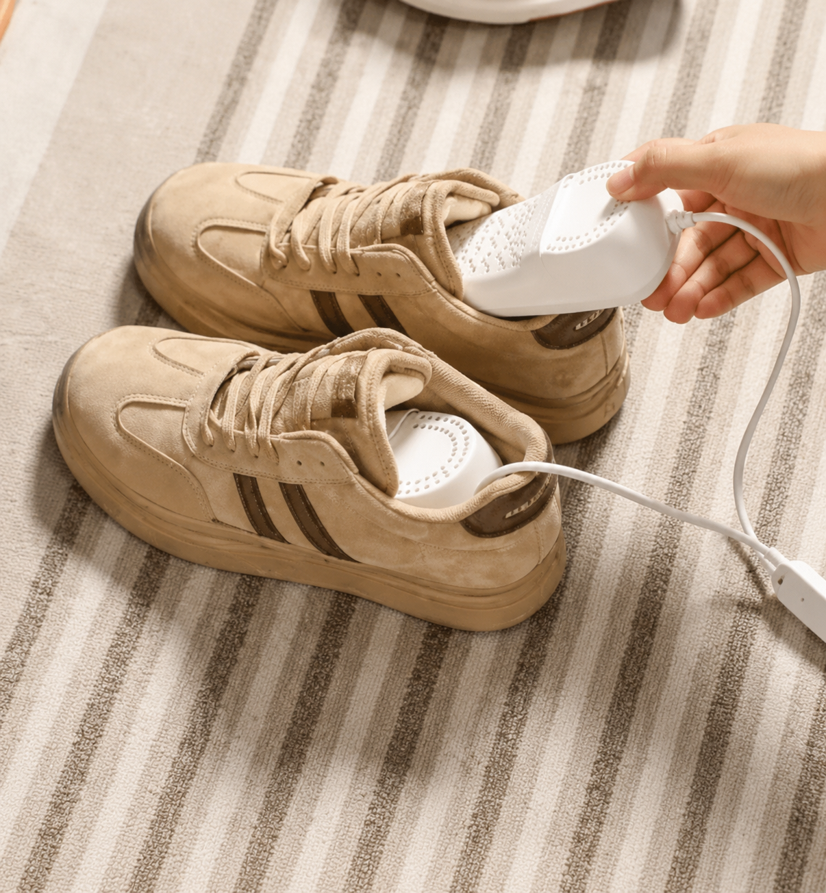 ChatGPT Image 17 ago 2026, 09_23_50 (1) Secador eléctrico de zapatillas - Imagen 1