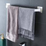 Toallero adhesivo de pared