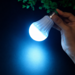 Foco LED de Emergencia Recargable